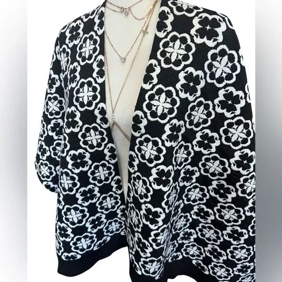 Kate spade Arabesque Knit Ruana Black White Sweater One Size - Picture 7 of 16